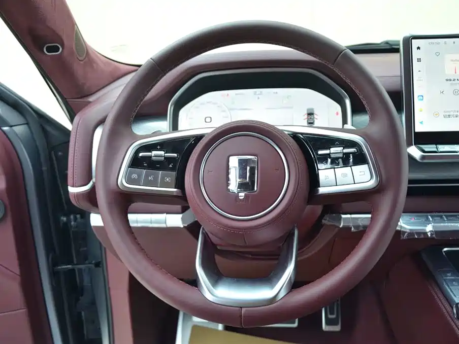 TANK TANK 700 NEW ENERGY