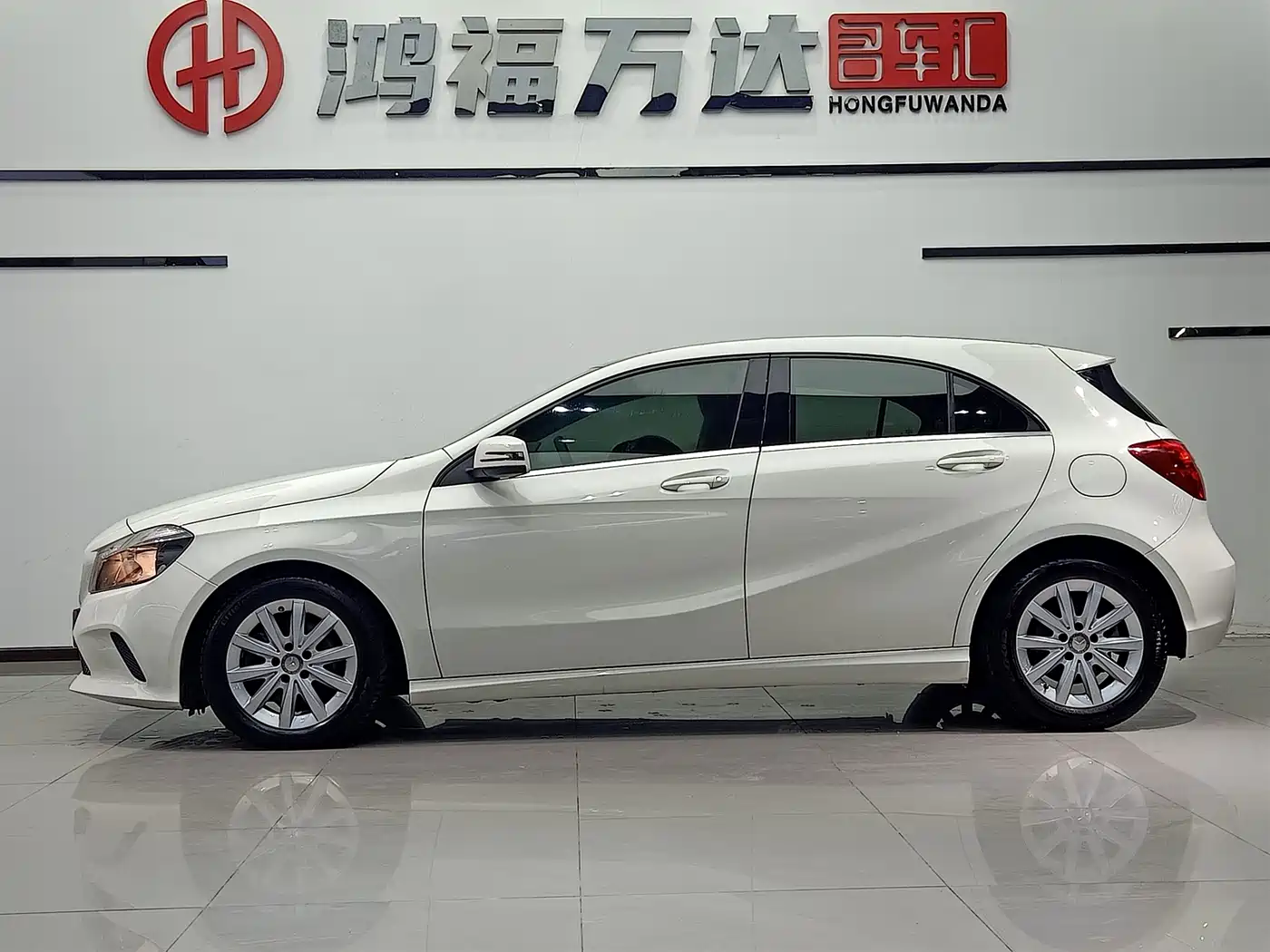 Mercedes-Benz A-Class (Import) 2016 A 180 фото 7