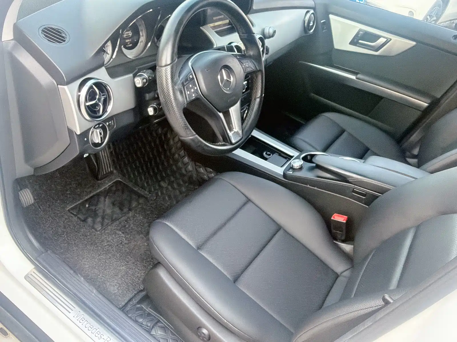 صورة 10 - Mercedes-Benz GLK-Class