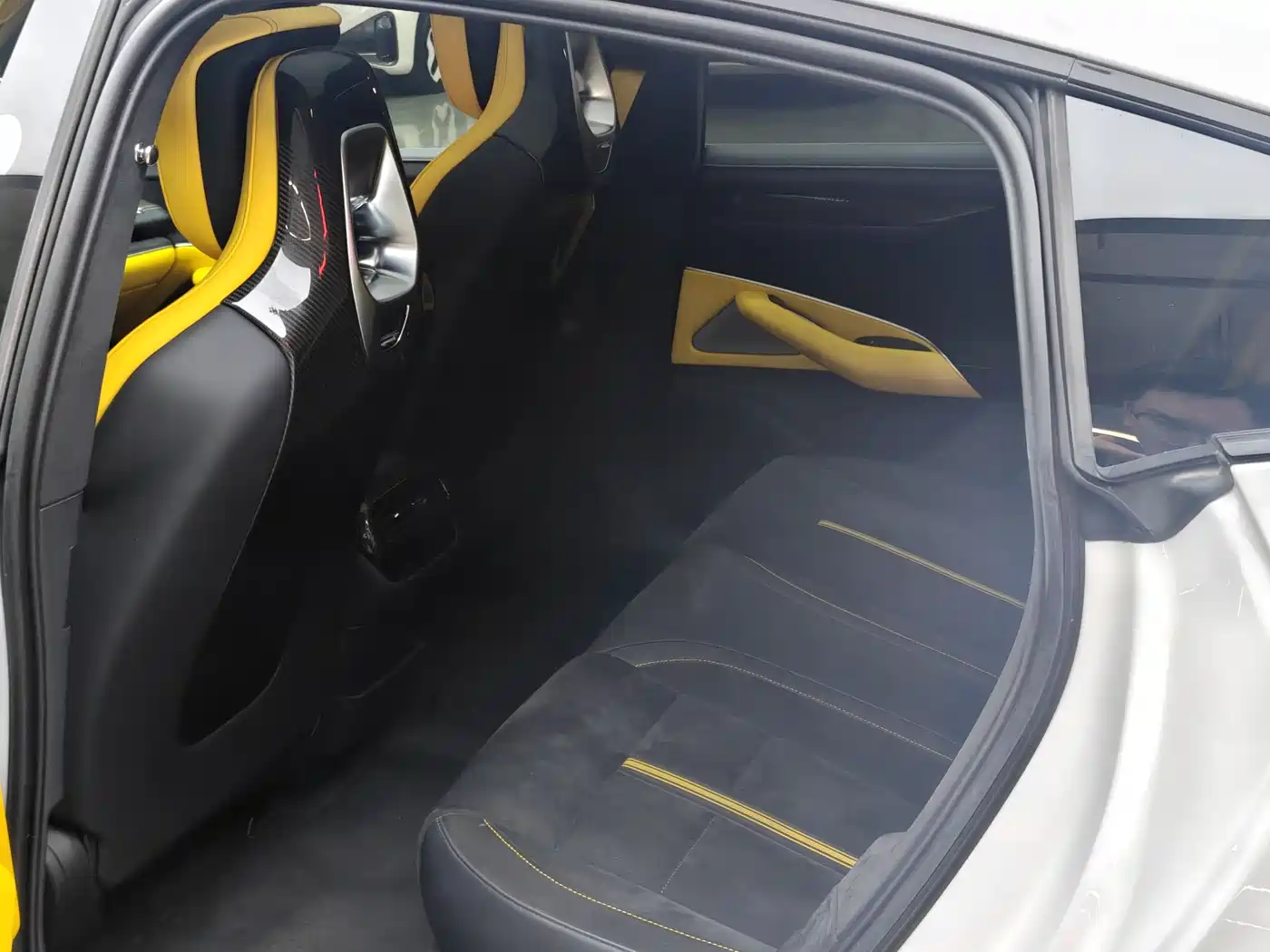 XIAOMI CAR XIAOMI SU7 ULTRA