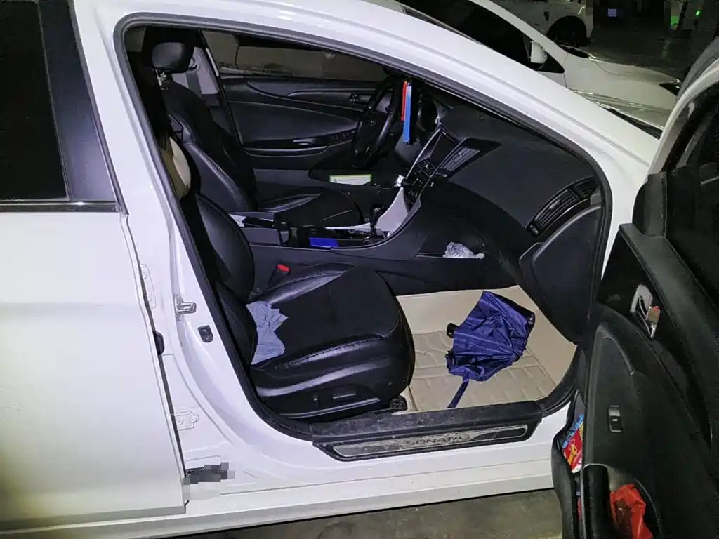 صورة 12 - Hyundai Sonata