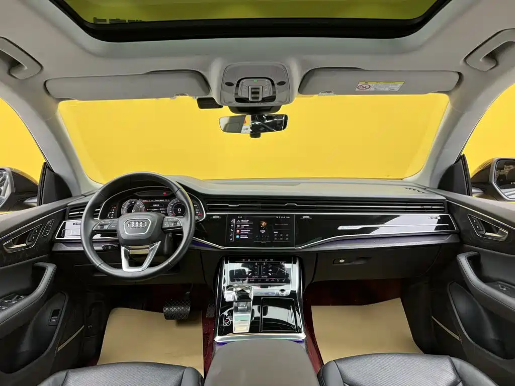 Audi Q8 2024 2023 55 TFSI Luxury Sport