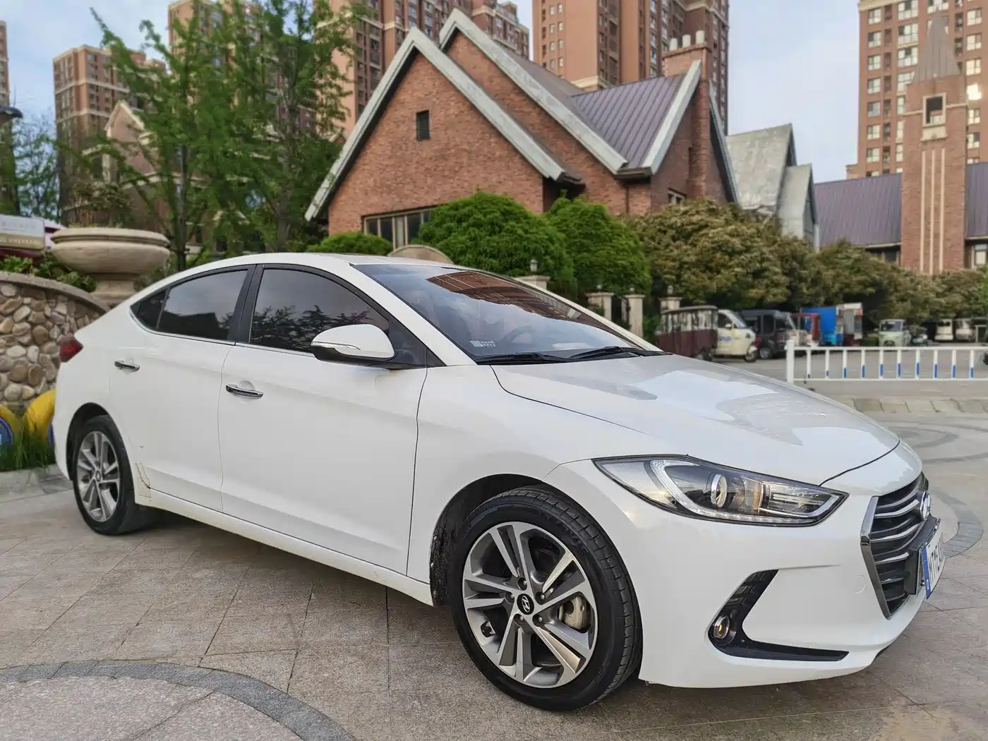 Hyundai Elantra 2016 Model 1.6L Automatic Smart Elite фото 3
