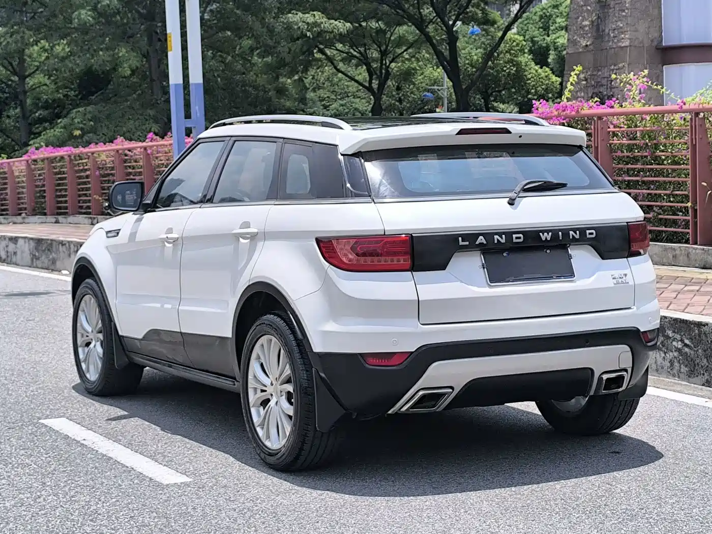 Landwind X7 2017 2015 2.0T Panoramic Flagship Edition