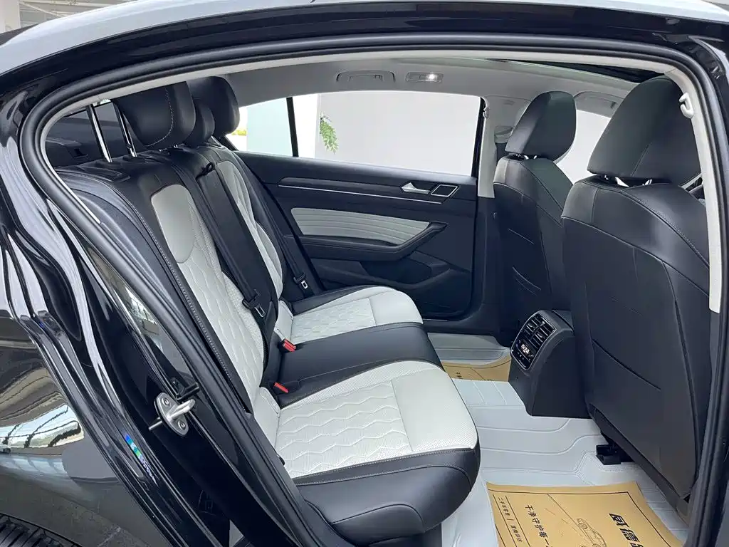 Volkswagen Magotan 2026 2026 Model 30 Million Special Selection 380TSI DSG Luxury
