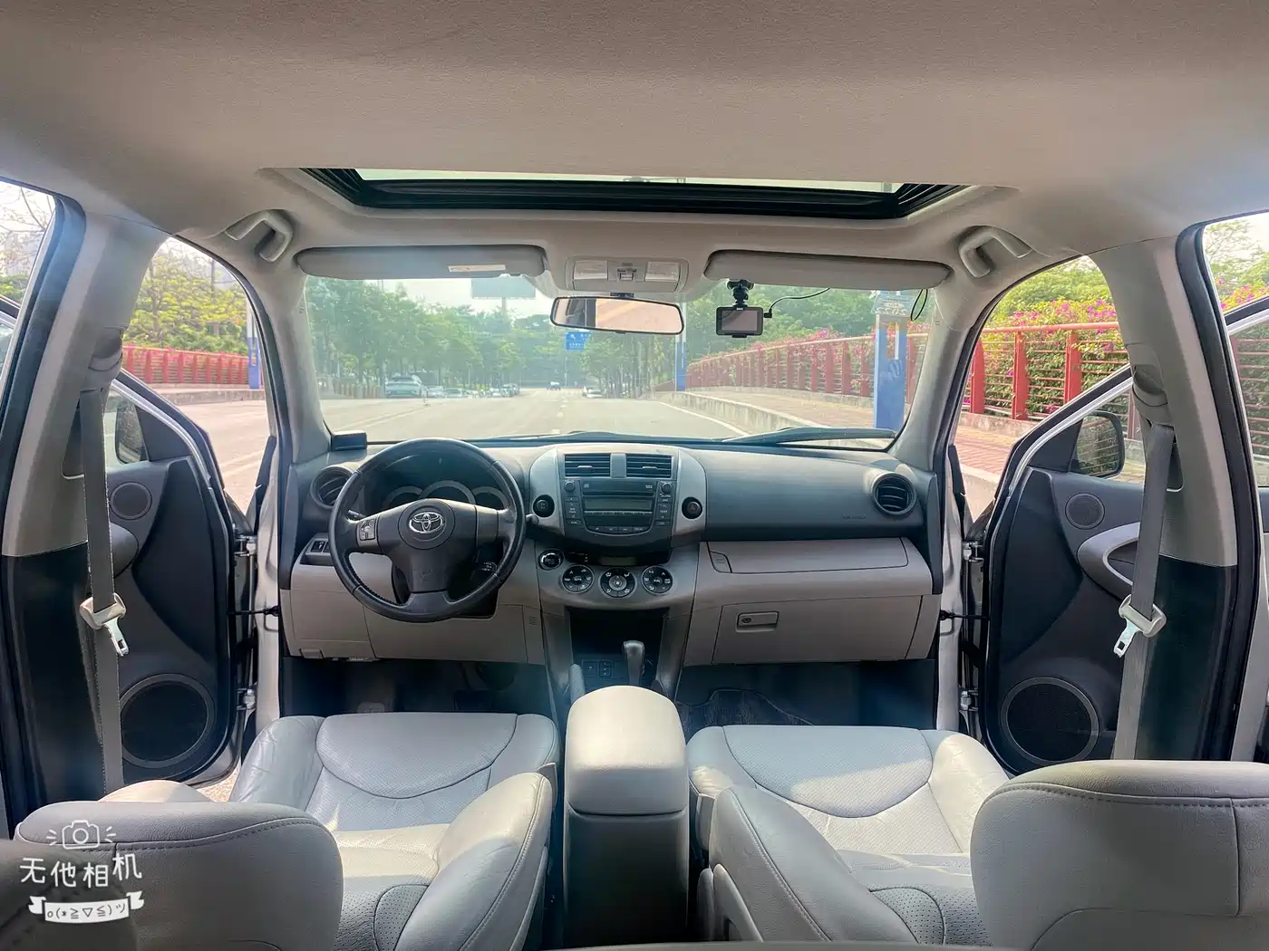 Toyota RAV4 Rongfang 2010 2.4L Automatic Luxury Upgrade Edition фото 11