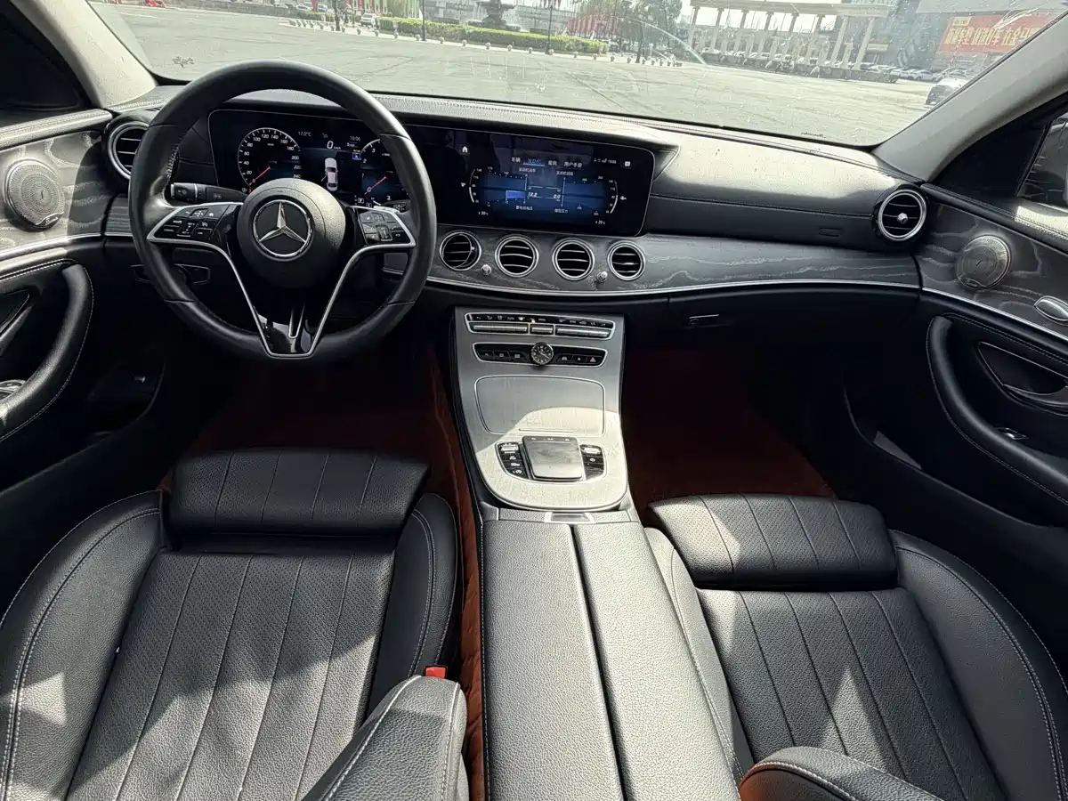 MERCEDES-BENZ E CLASS