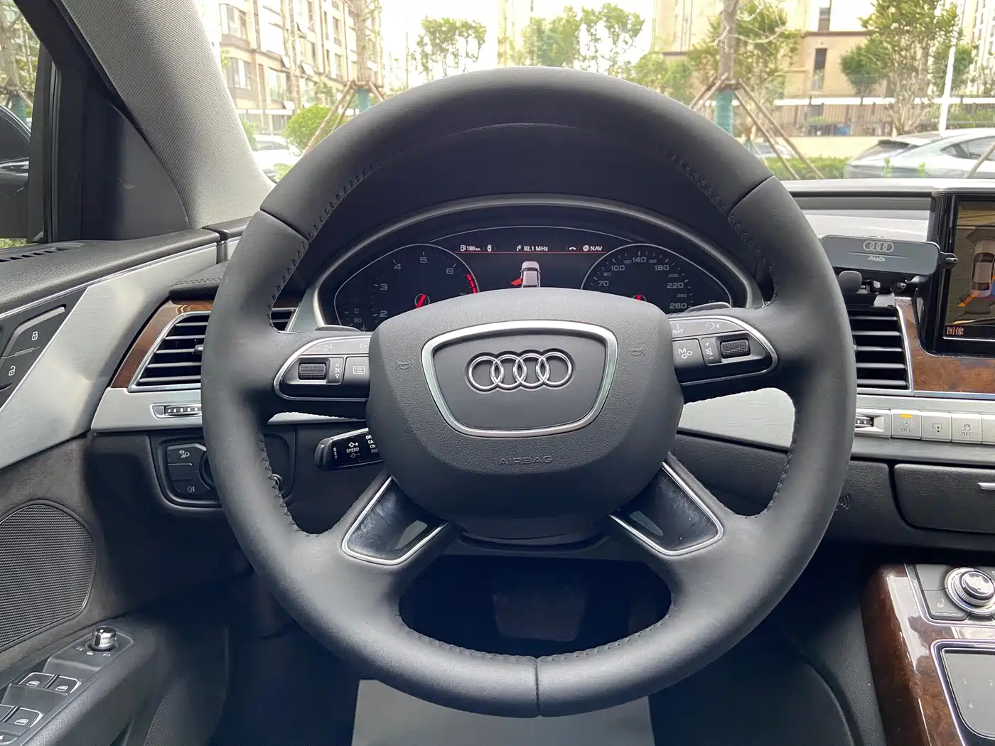 Photo 12 - Audi A8