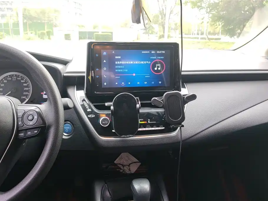Toyota Corolla 2021 Hybrid 1.8L E-CVT Elite Edition фото 13