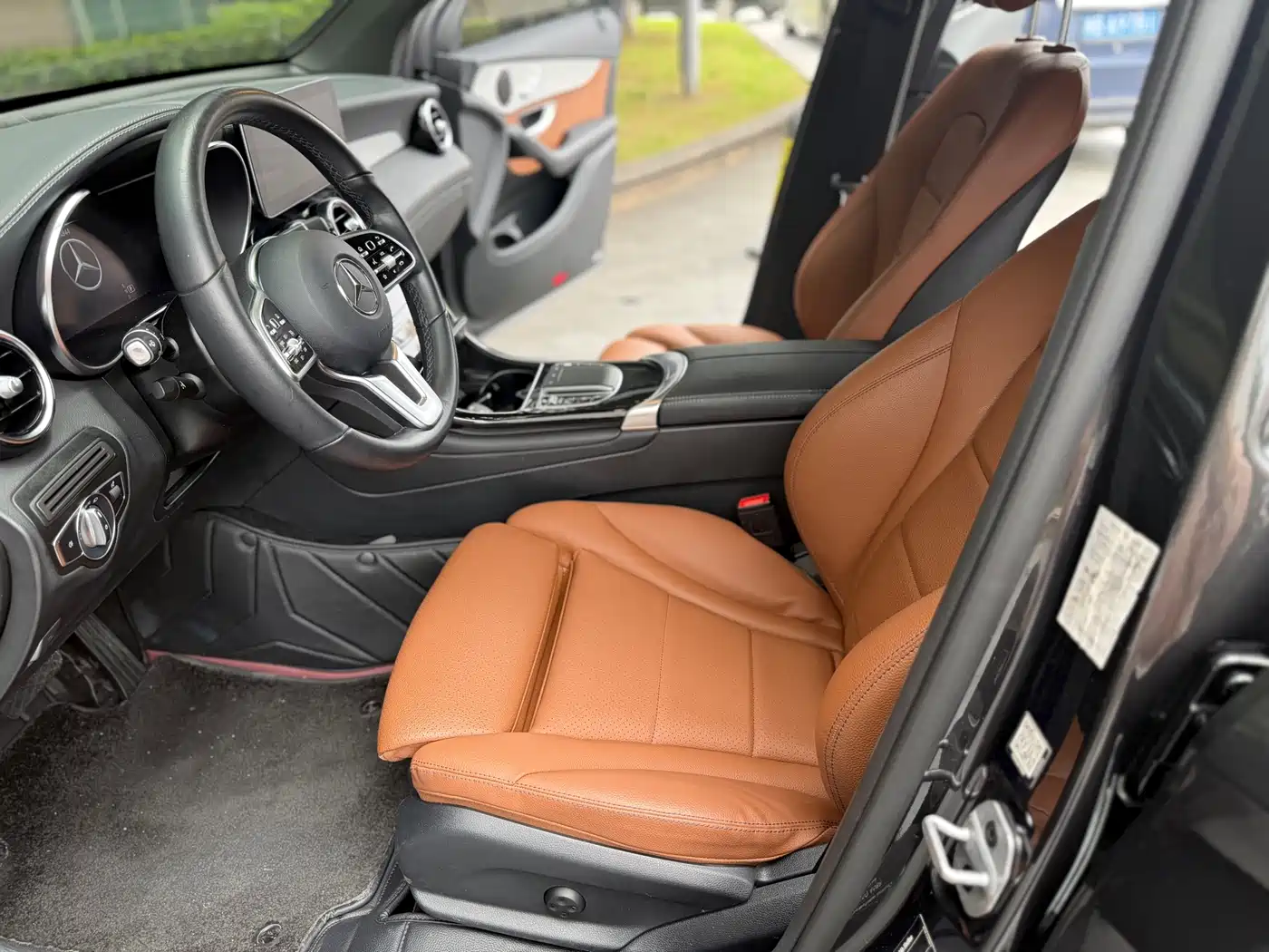 Mercedes-Benz GLC Coupe 2020 GLC 260 4MATIC Coupe SUV фото 4