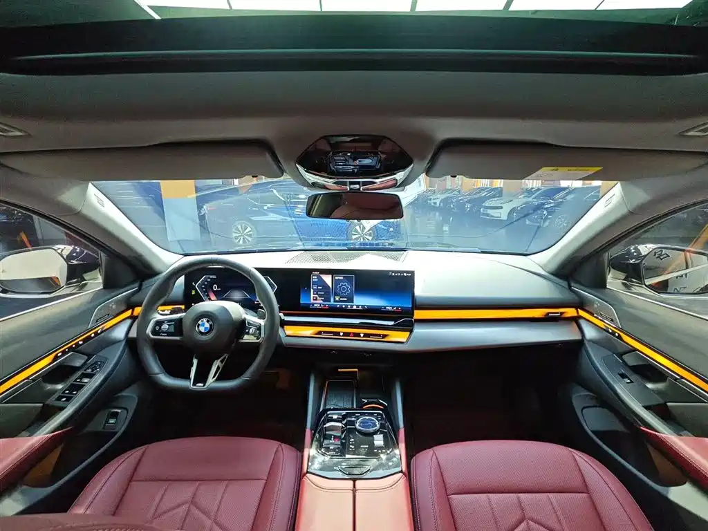 BMW 5 Series 2024 530Li Leading M Sport Package фото 6