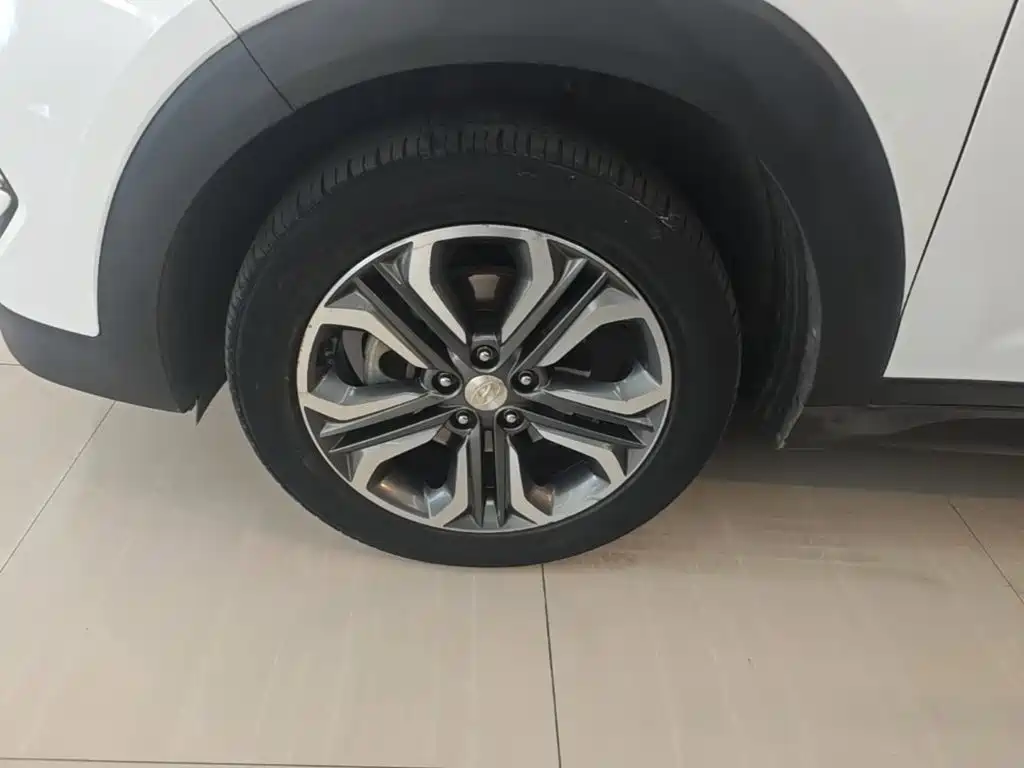 Hyundai Tucson 2015 2015 1.6T Dual Clutch 2WD Leading