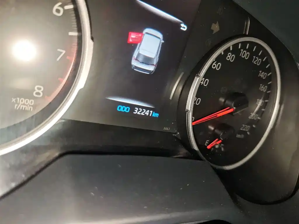 Toyota Wildlander 2023 2.0L CVT FWD LE фото 6