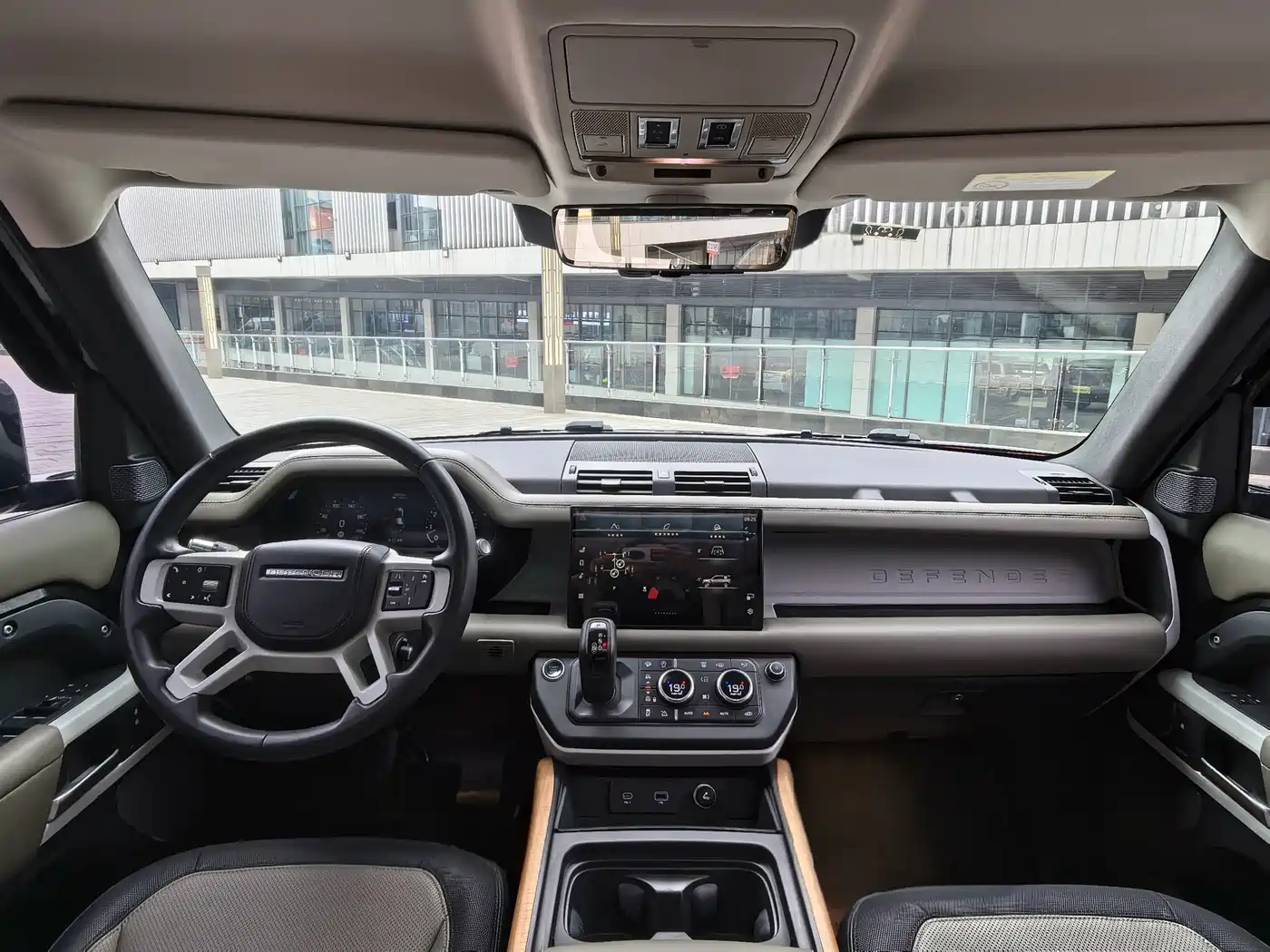 Land Rover Defender 2022 110 P400 X-DYNAMIC HSE фото 15