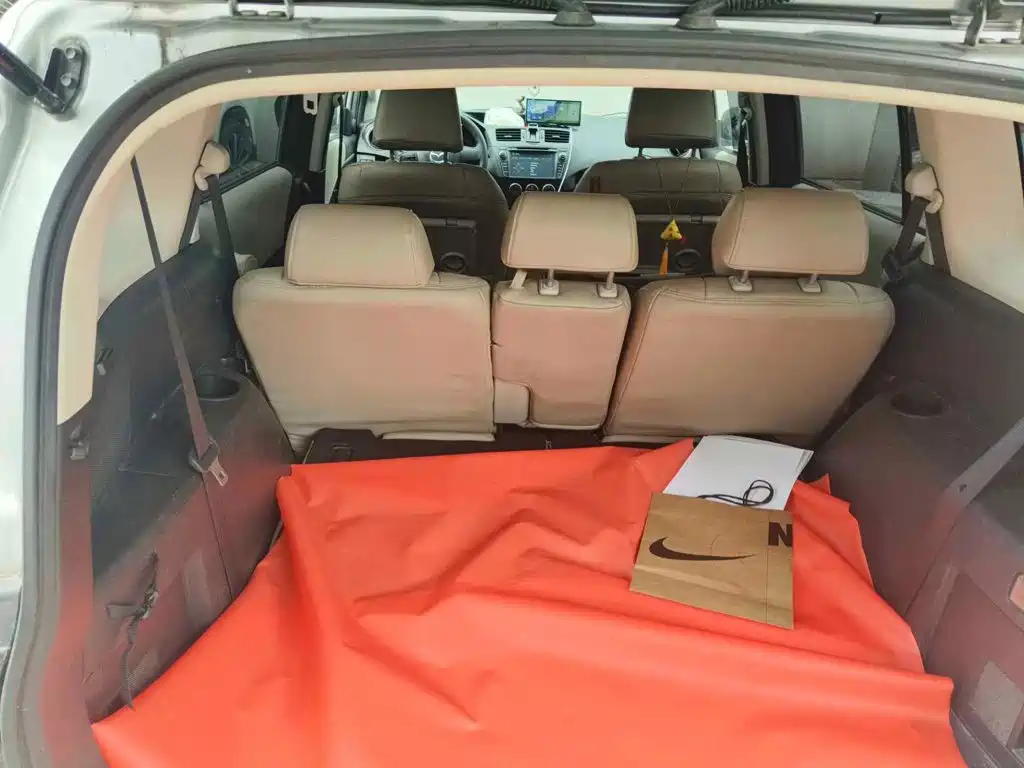 Mazda Mazda5 2012 2011 2.0L Manual Comfort