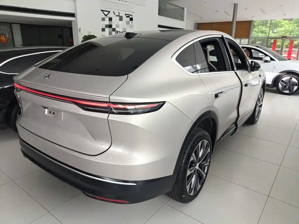 Фото 7 - NIO EC7