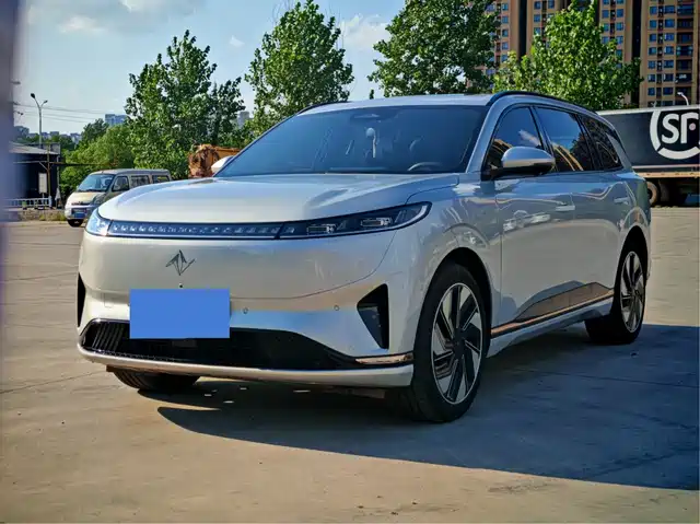Dongfeng Yipai eπ008 2025