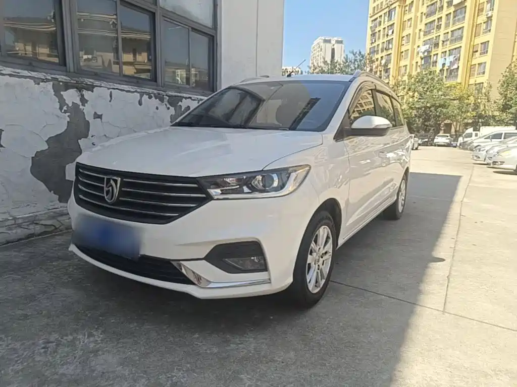 Фото 2 - Baojun 360