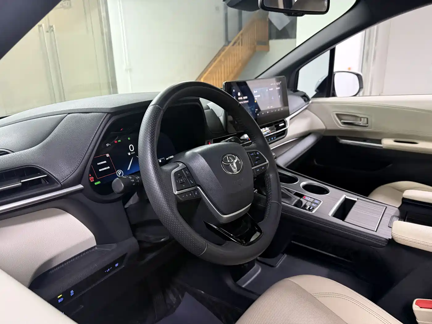 Toyota Sienna 2021 2.5L Hybrid Ultimate Edition фото 9