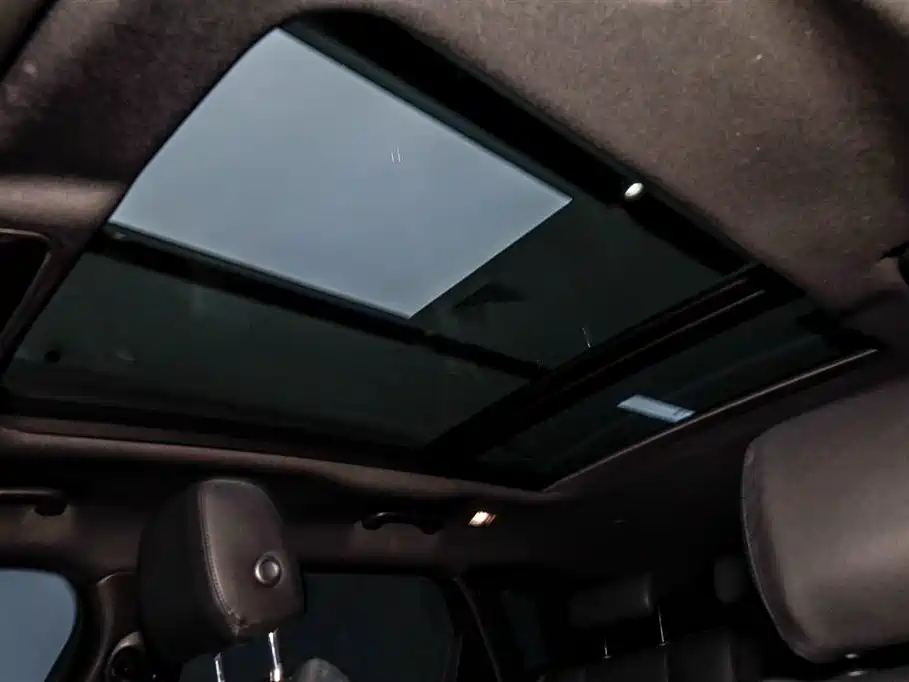 Land Rover Range Rover Velar 2024 Dynamic SE фото 23