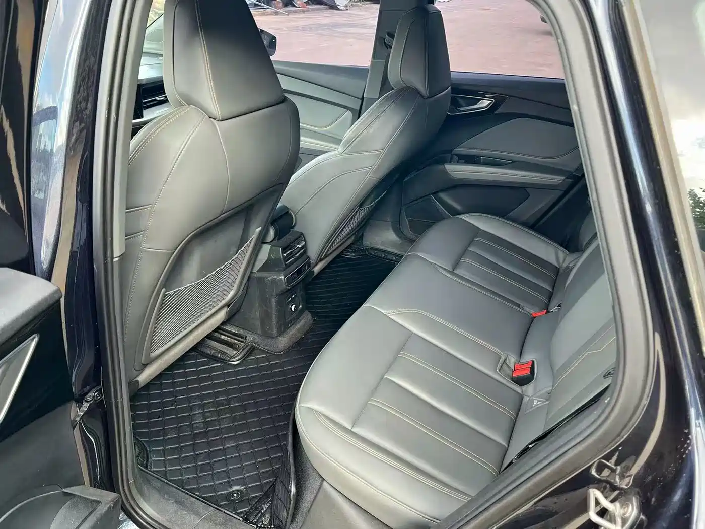 Audi Q4 e-tron 2024 40 e-tron Pioneer Edition фото 6