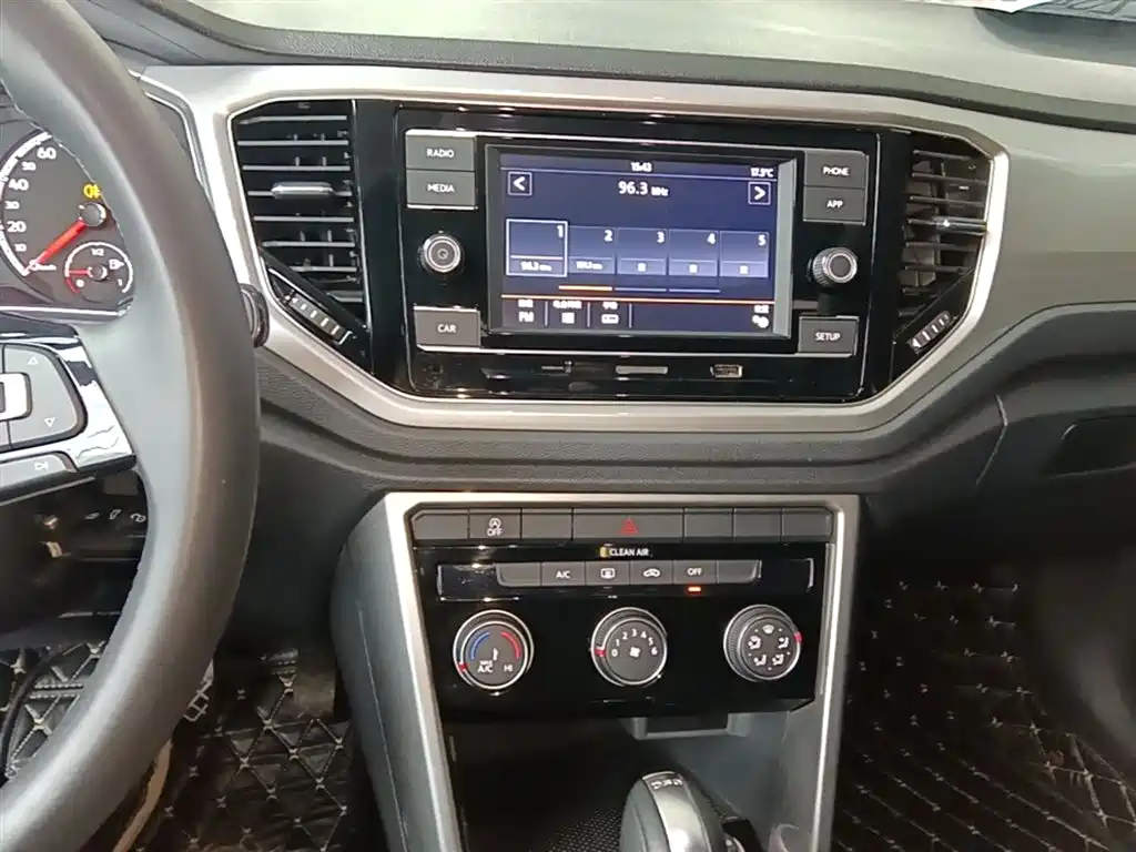 Volkswagen T-ROC 2020 230TSI DSG 2WD Progressive фото 13