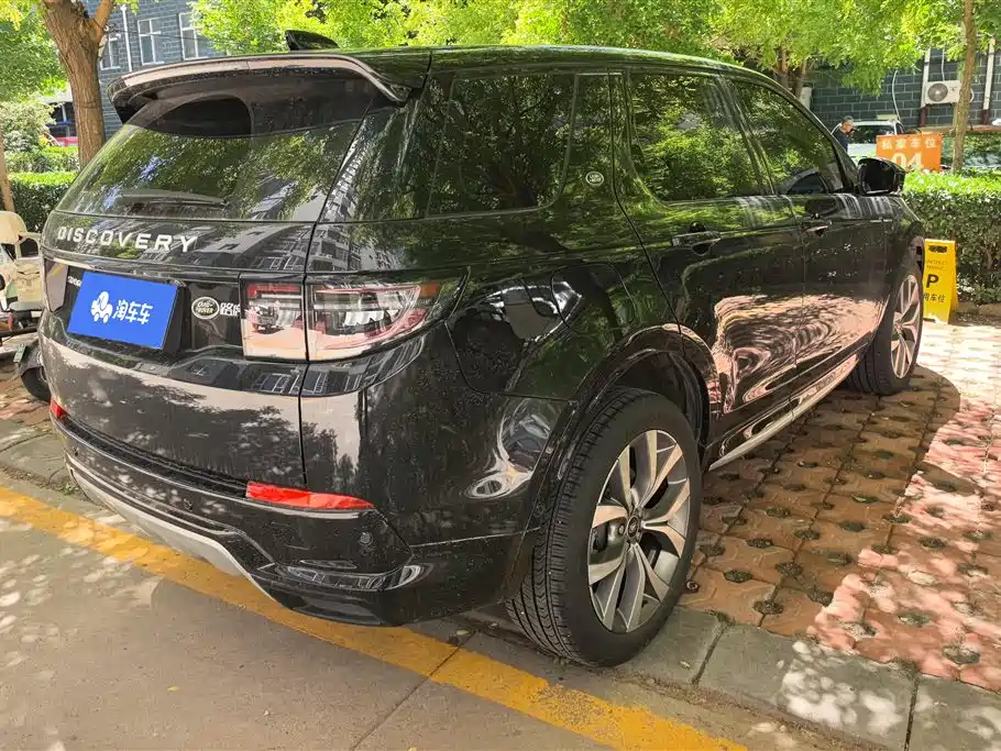 Land Rover Discovery Sport 2024 Luxury Custom Edition фото 3