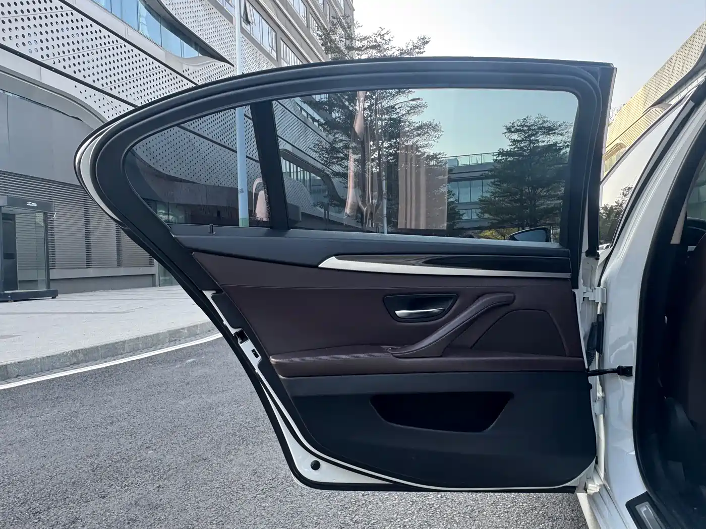 BMW 5 Series 2014 525Li Luxury Design Package фото 13