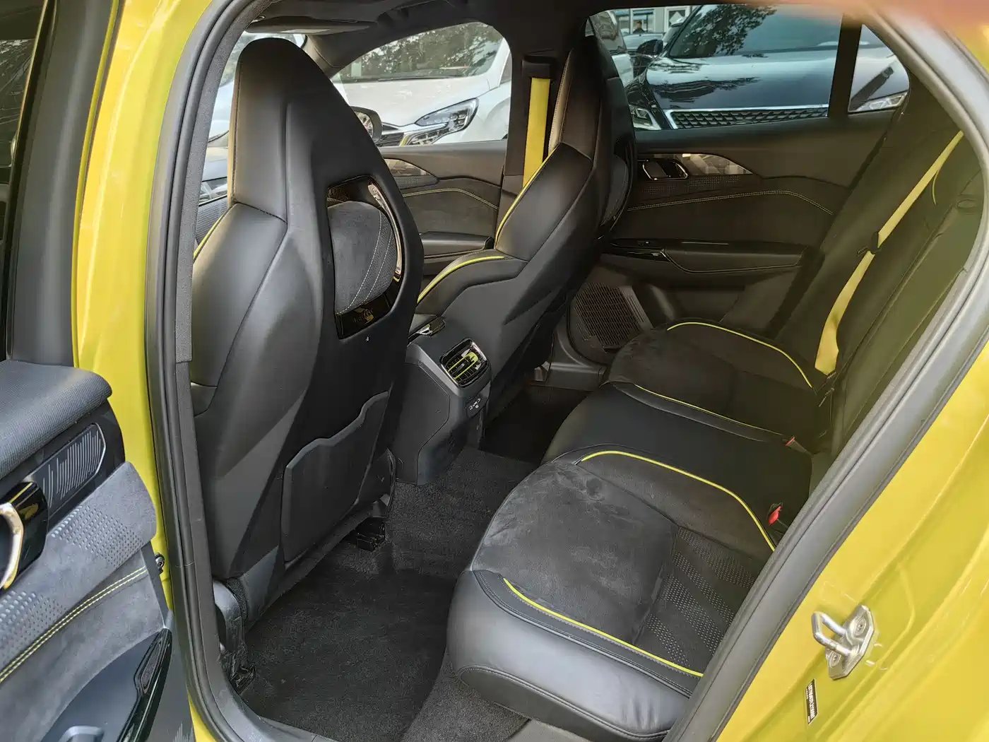 Lynk & Co 03 2020 03+ 2.0TD Auto Performance Package Edition фото 16