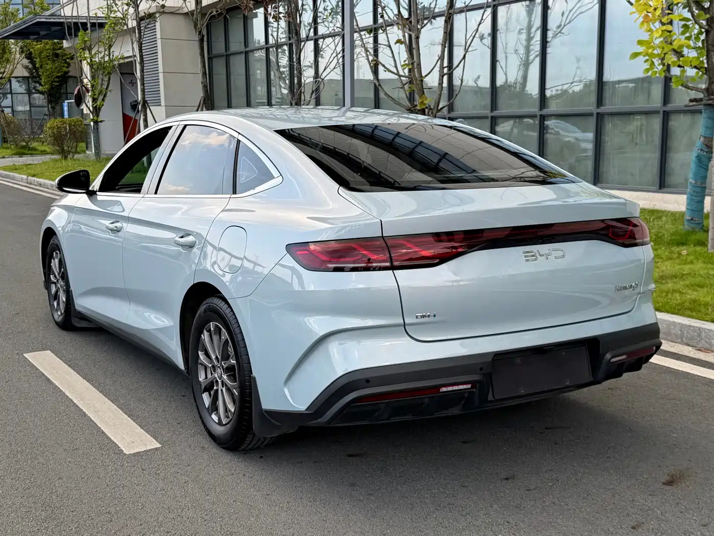 BYD Qin L 2024 2024 DM-i 80KM Leading Edition