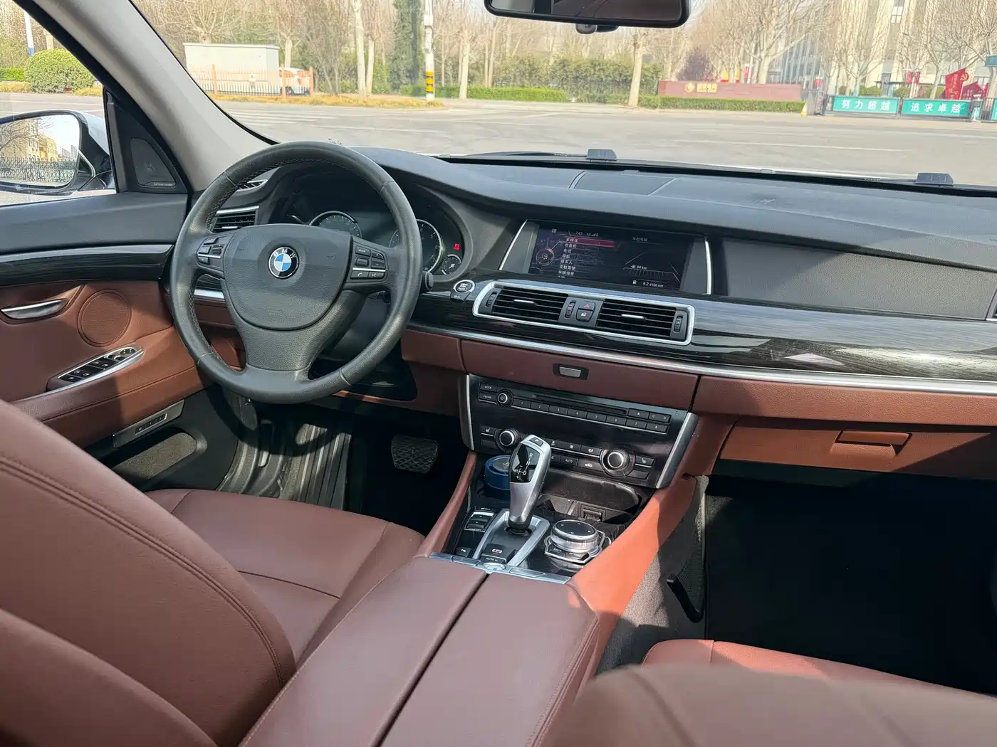 BMW 5 Series GT 2017 528i Leading Model фото 7