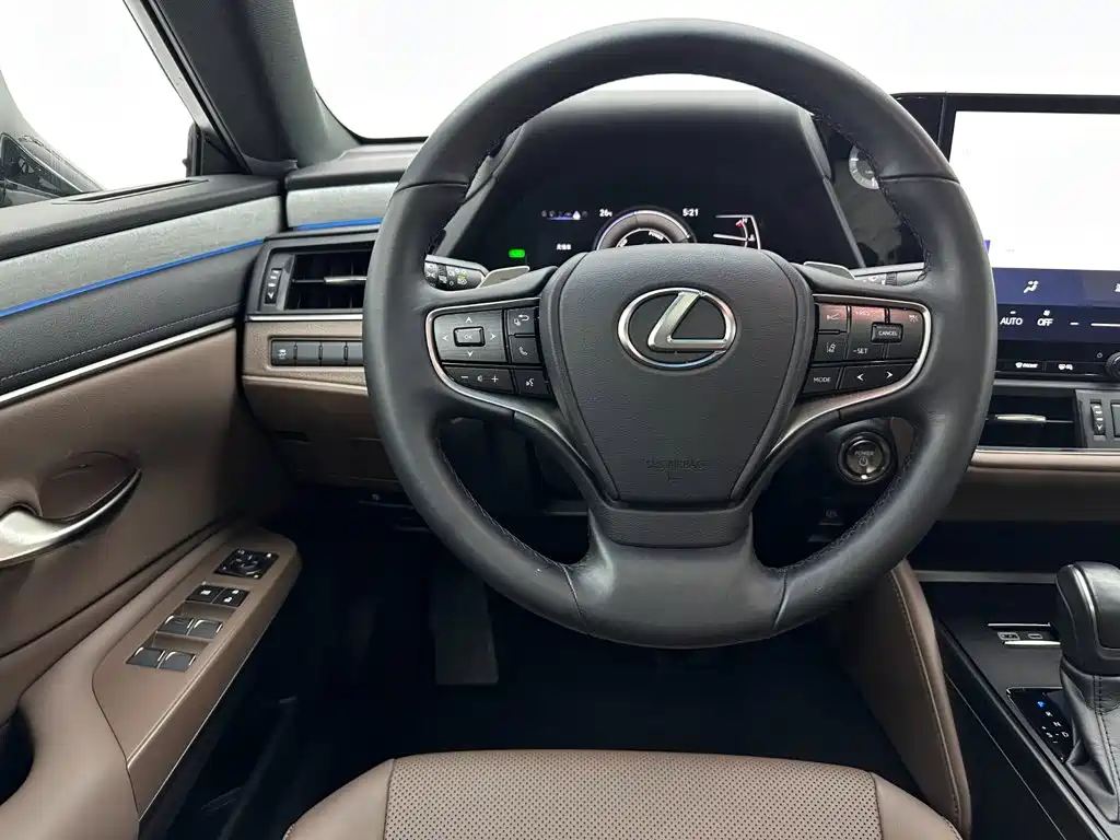 Lexus ES 2025 2025 300h Ultimate Edition