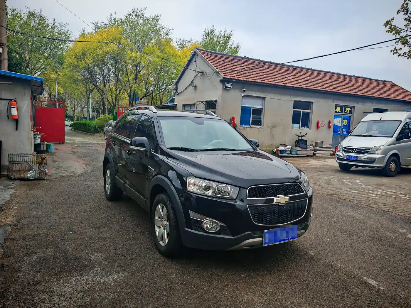 Chevrolet Captiva 2012 Model 2.4L 2WD Urban Edition 5-Seater фото 3