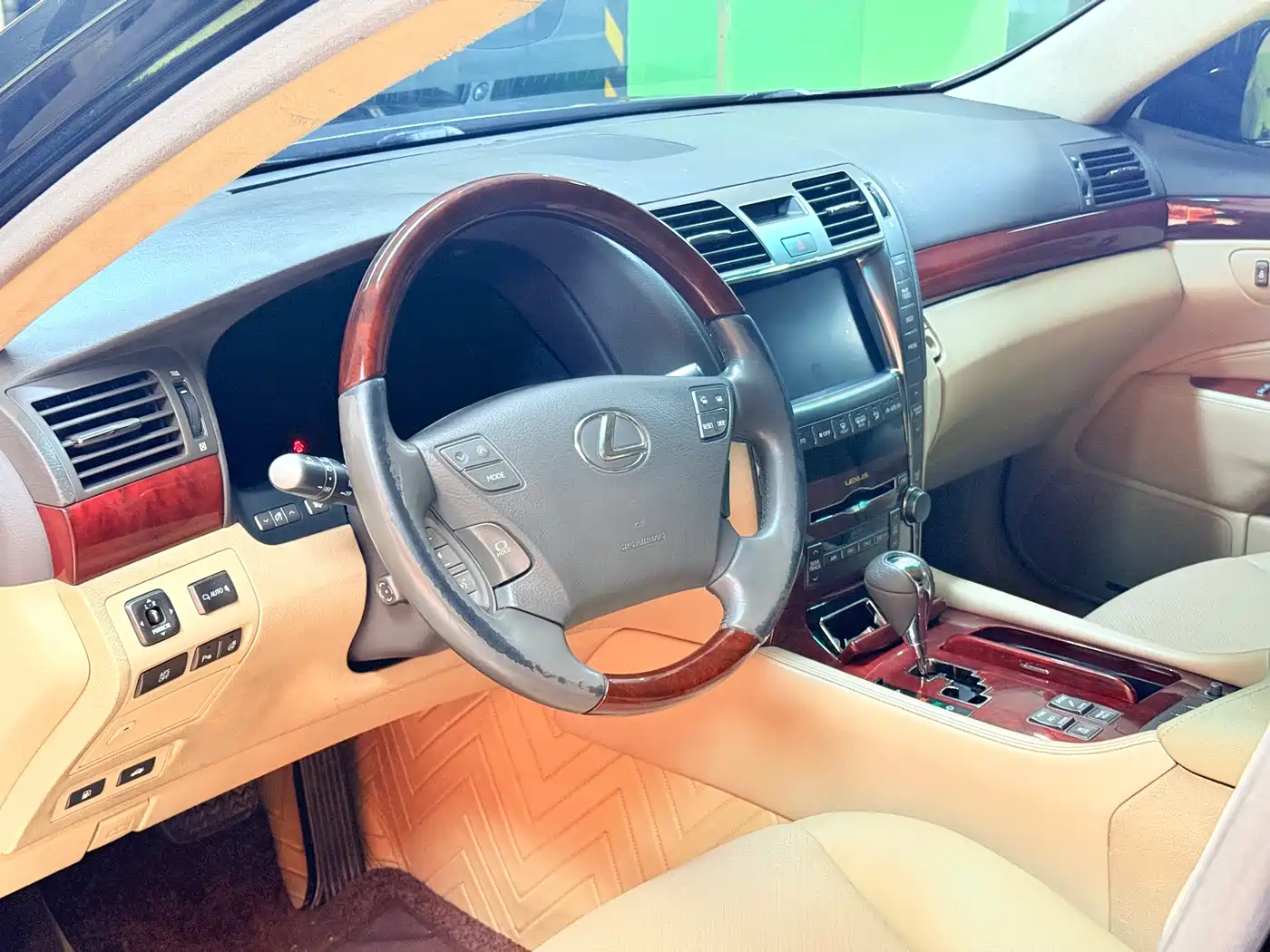 Lexus LS 2006 460L Premium Edition фото 9