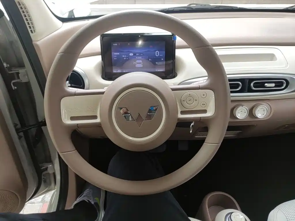 Wuling Motors Hongguang MINIEV 2026 2025 4-Door Advanced