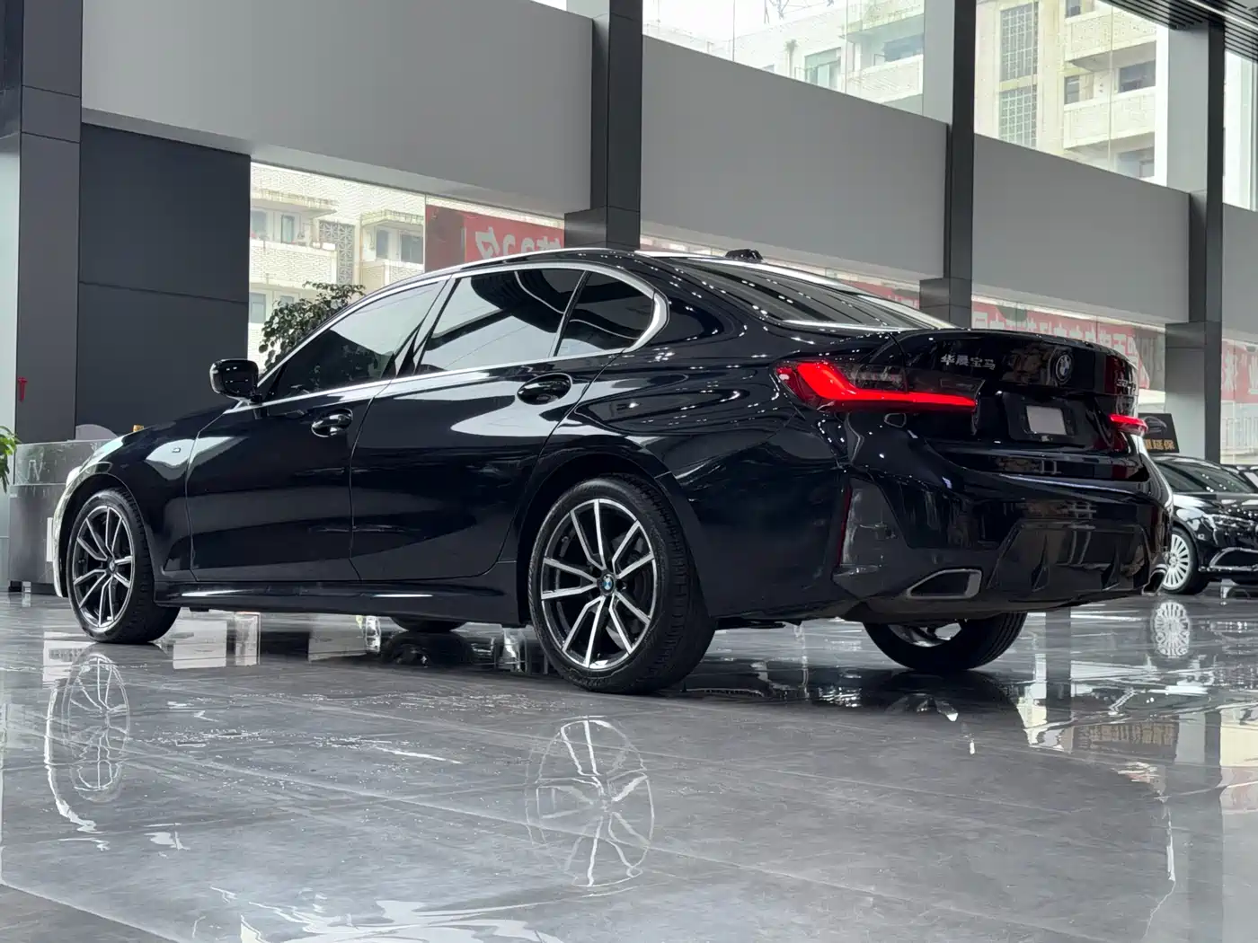 BMW 3 Series 2024 320Li M Sport Package фото 9