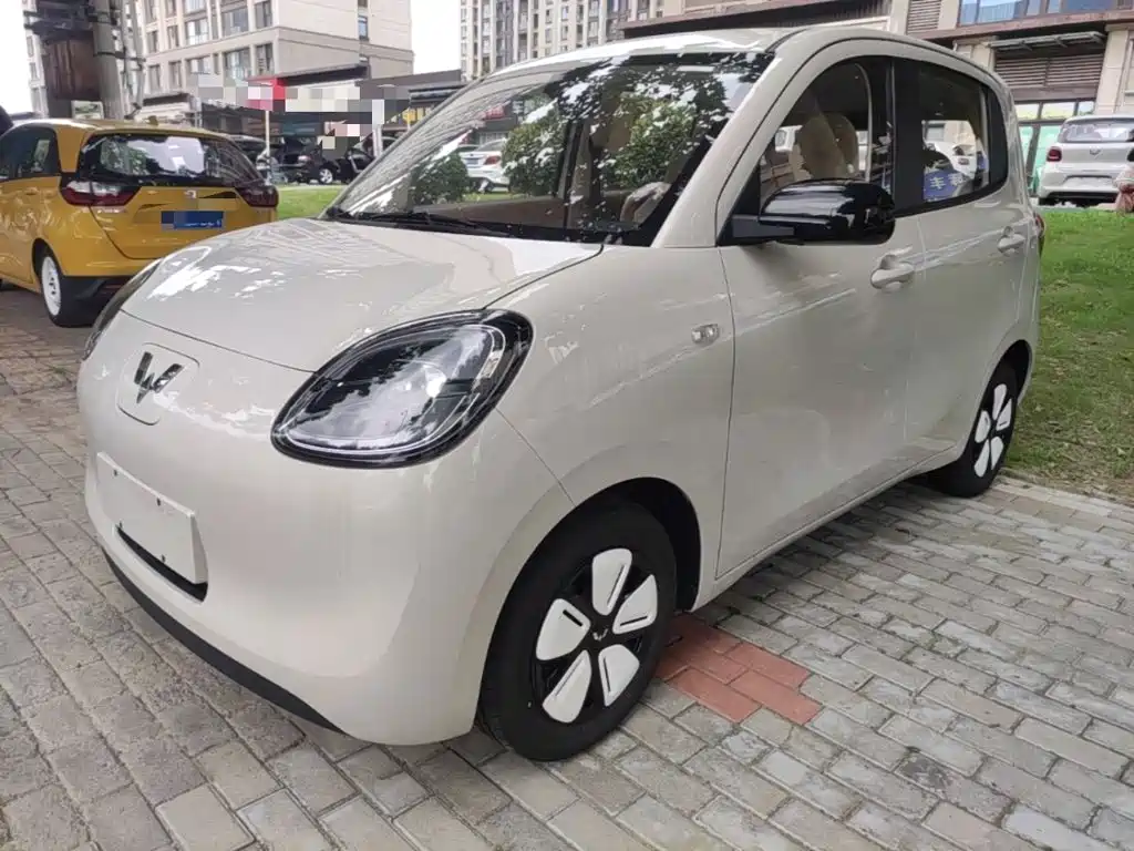 Wuling Motors Hongguang MINIEV 2026 2025 4-Door Advanced
