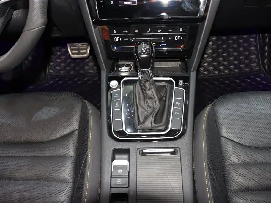 Volkswagen FAW-Volkswagen CC 2023 380TSI Eye-catching Edition фото 15