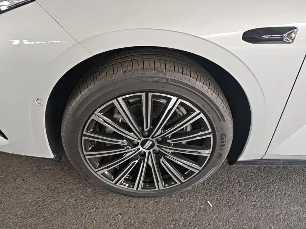 Geely Galaxy Galaxy Xingyao 8 2025 2025 Model 130km EM-i Flagship Edition