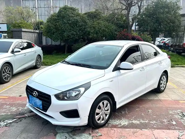 HYUNDAI RENA