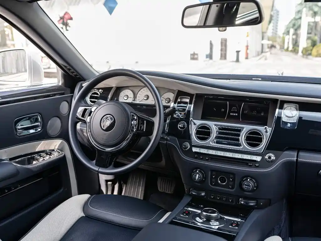 Фото 12 - Rolls-Royce Ghost