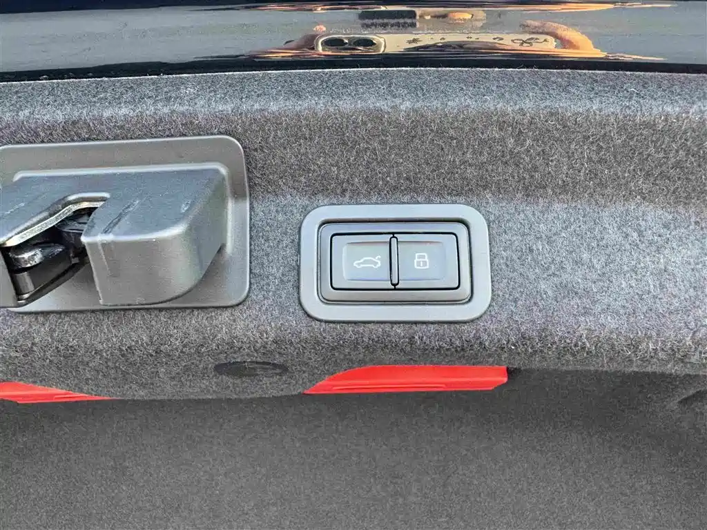 Photo 17 - Audi A6L