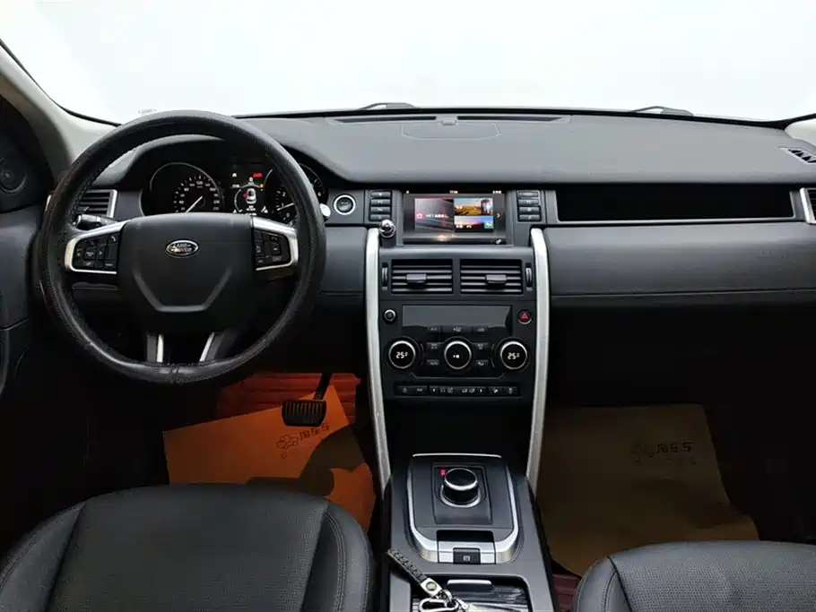 Land Rover Discovery Sport 2018 240PS SE Edition фото 12
