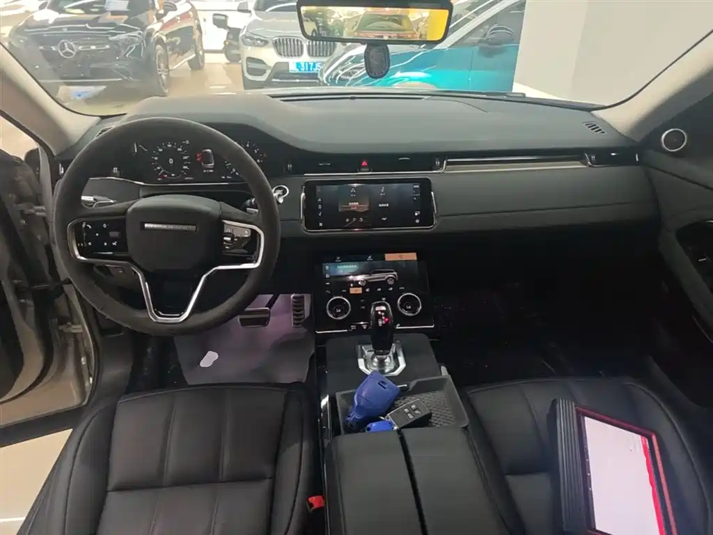 Land Rover Range Rover Evoque 2021 Range Rover Evoque L 249PS R-Dynamic SE Luxury Edition фото 10