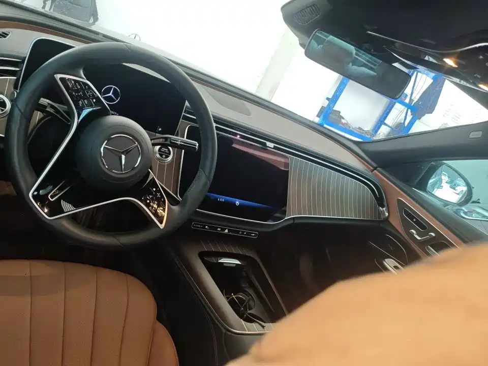 Mercedes-Benz E-Class 2024 E 300 L Fashion фото 5