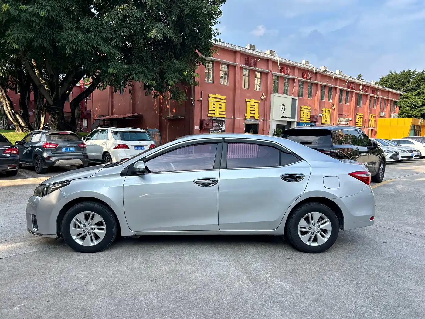 Toyota Corolla 2017 1.2T CVT GL фото 4
