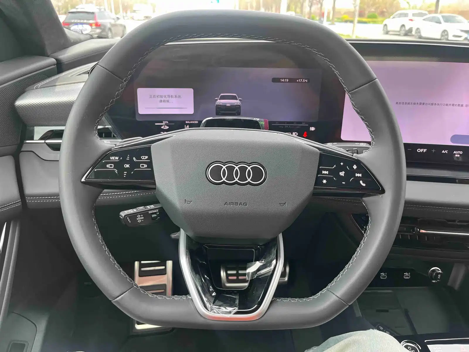 Фото 25 - Audi Q6L e-tron