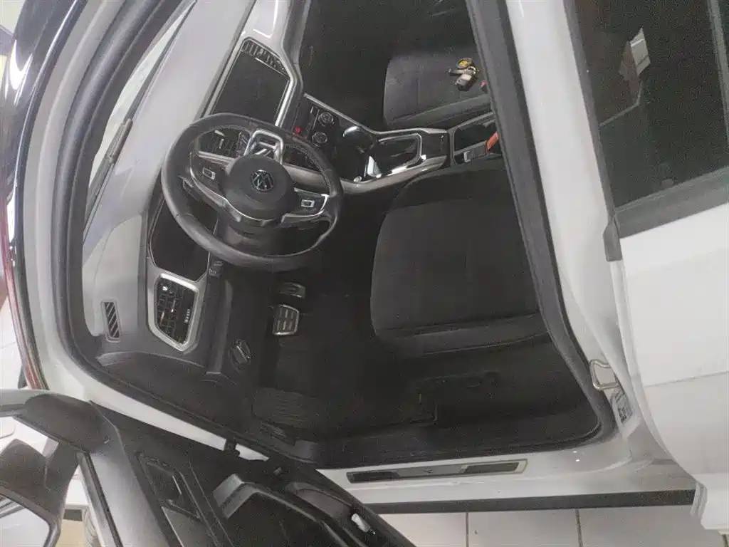 Volkswagen T-ROC 2022 280TSI DSG 2WD R-Line Pro PLUS фото 5
