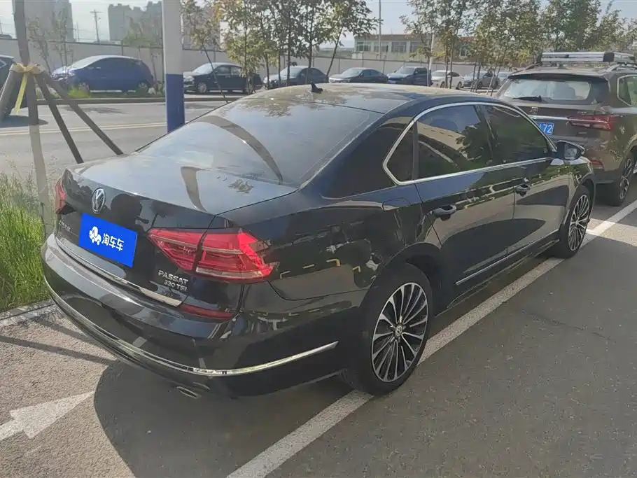 Volkswagen Passat 2017 330TSI DSG Prestige фото 3
