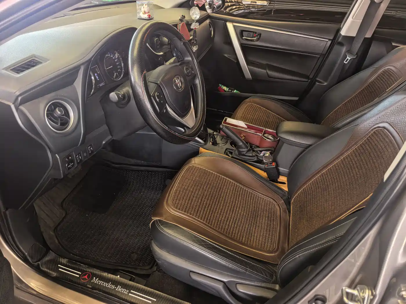 Toyota Corolla 2019 Hybrid 1.8L E-CVT GL-i Pioneer Edition фото 11